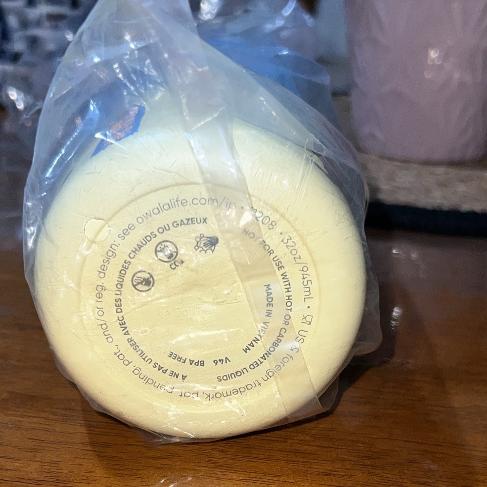 NWT! Owala x Urban Outfitters 32oz FreeSip - Party Animals - Picture 5 of 5